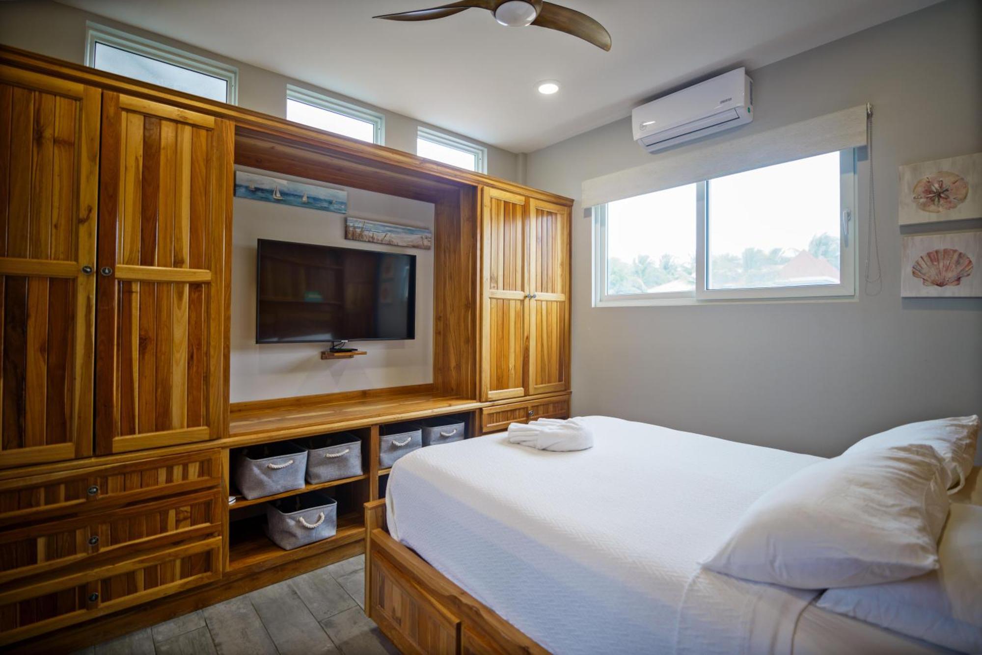 Ocean Breeze Hotel Placencia Eksteriør billede