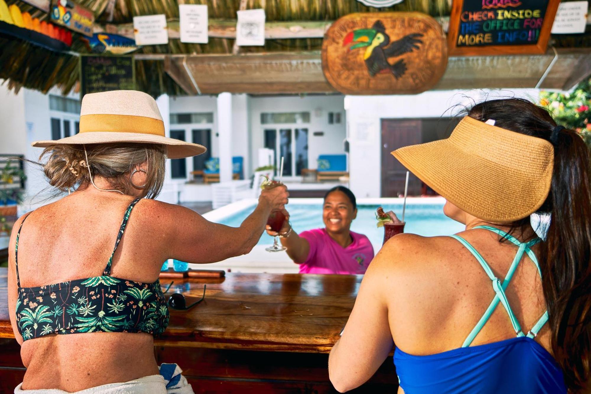 Ocean Breeze Hotel Placencia Eksteriør billede
