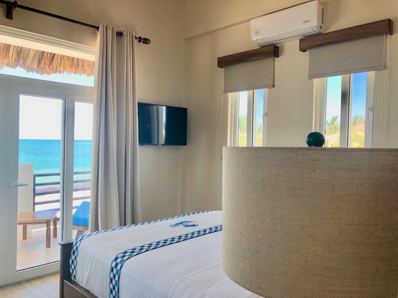 Ocean Breeze Hotel Placencia Eksteriør billede