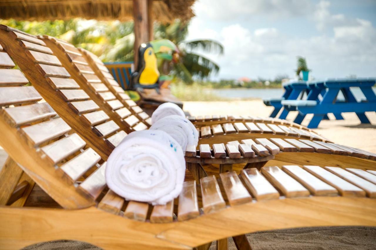 Ocean Breeze Hotel Placencia Eksteriør billede